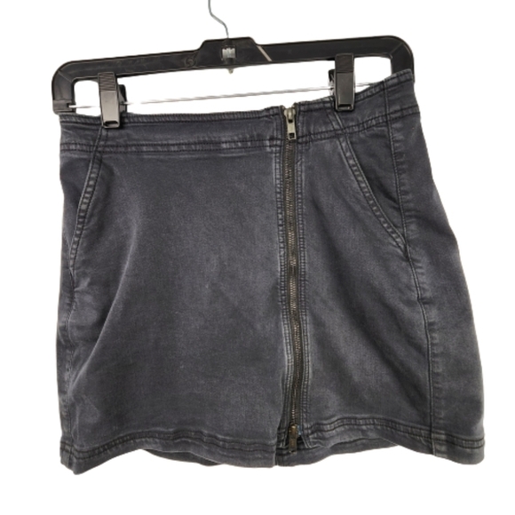 American Eagle Black Mini Zipper Skirt Size 4 - Picture 1 of 9